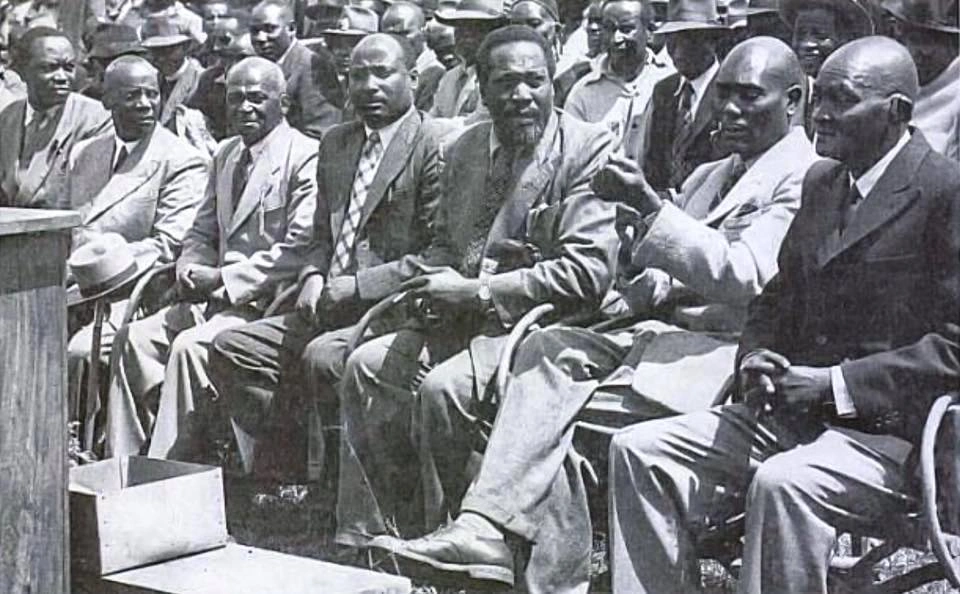 Jomo kenyatta in Kiambu during a KAU rally in August 1952.